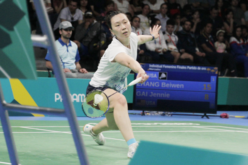 La estadounidense Beiwen Zhang  gana el oro individual en bádminton