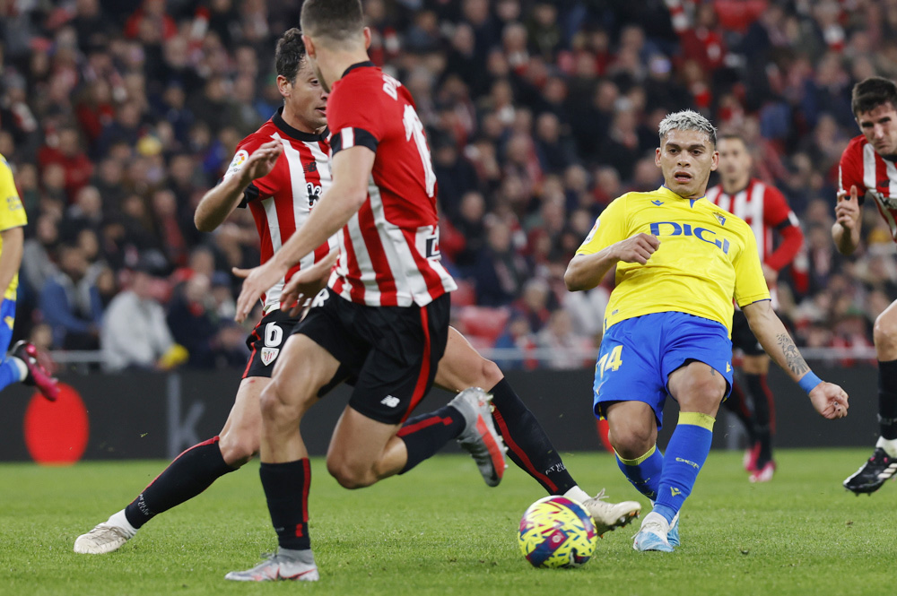 El uruguayo Ocampo vuelve a entrenarse con el Cádiz ocho meses después