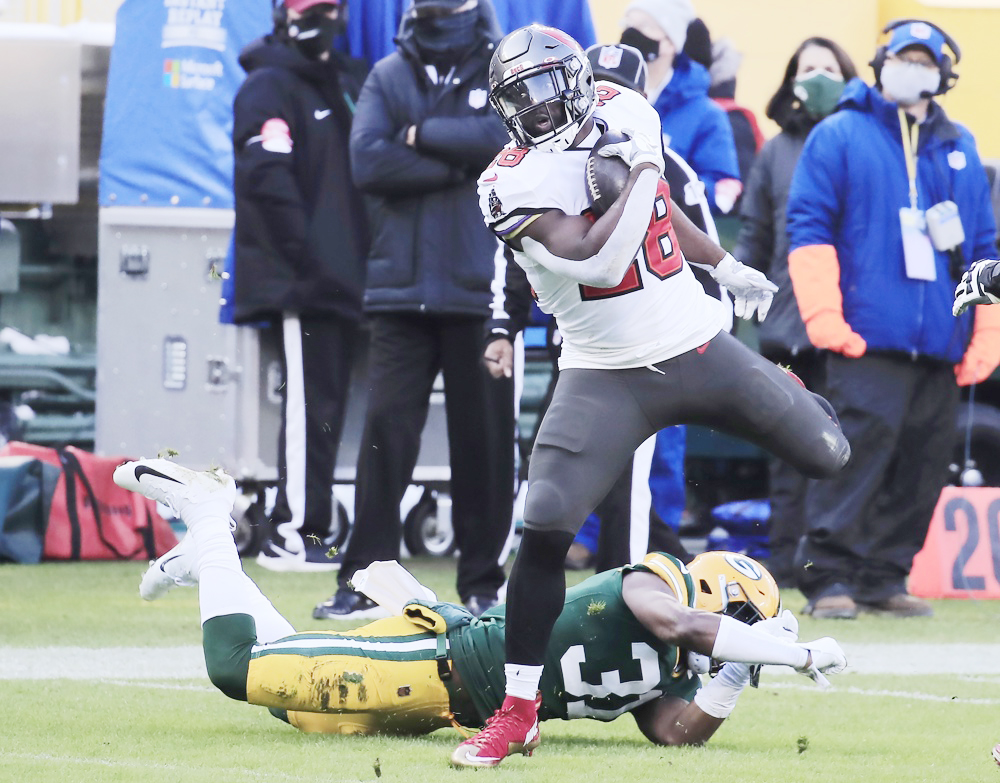 Los Bills firman al corredor Leonard Fournette, campeón en el Super Bowl LV