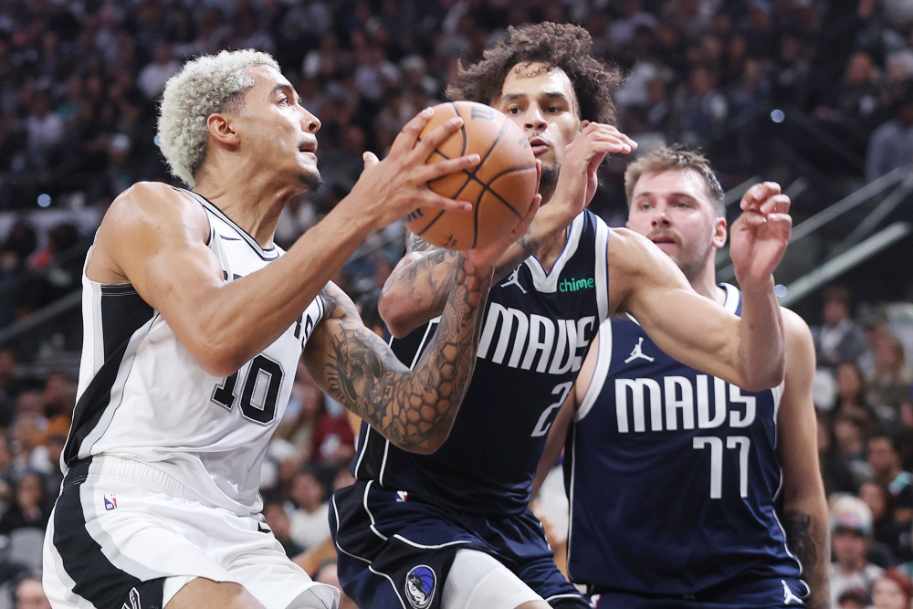 Doncic: “No me acuerdo de un novato que haya jugado como Wembanyama en su debut”