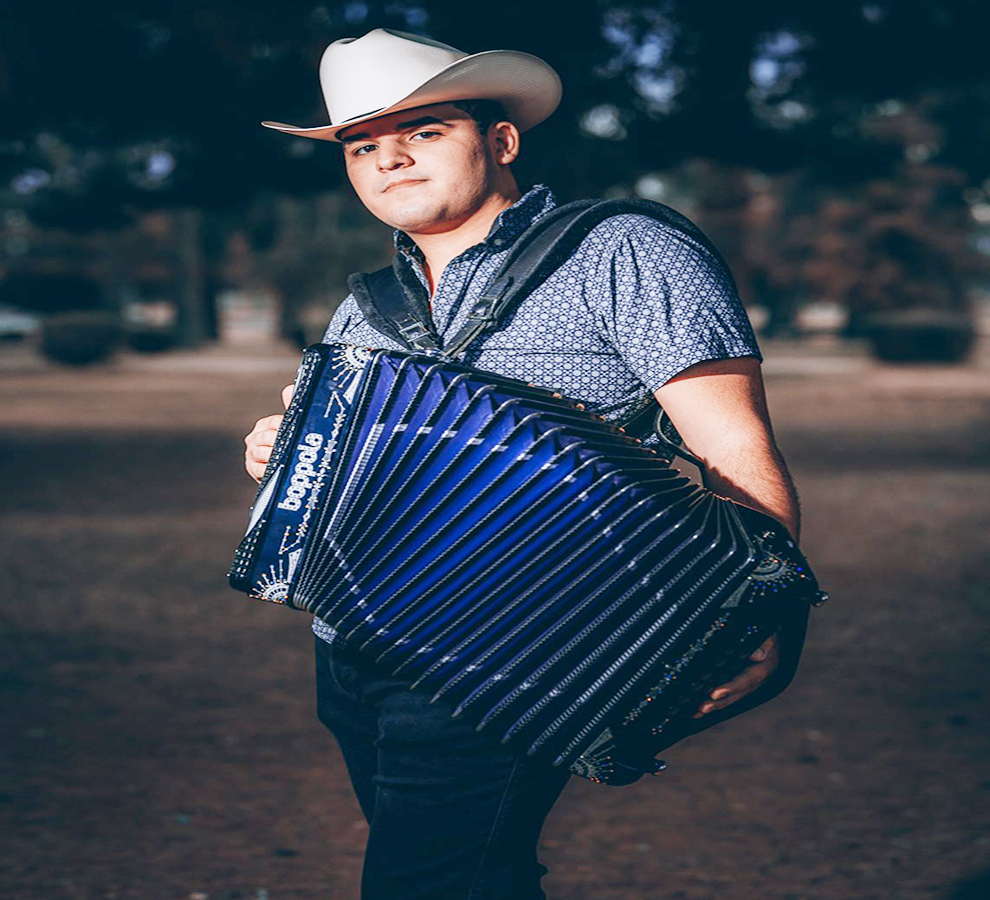 EDGARDO NUÑEZ  conquista escenarios con cuatro shows sold out