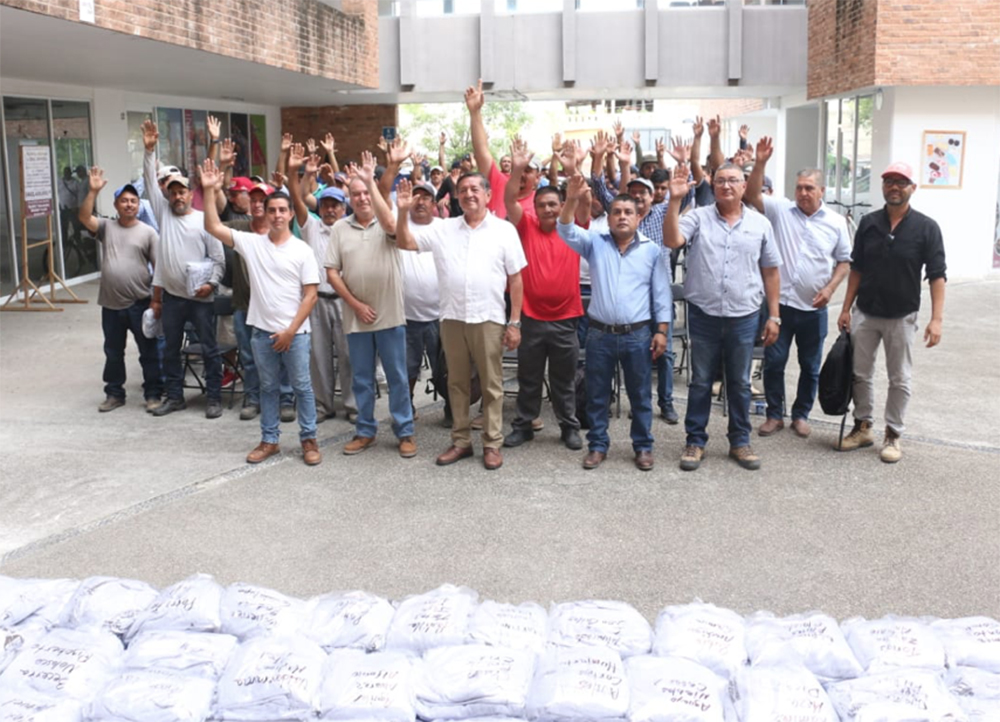 Puerto Vallarta seguirá de pie con el apoyo de todos ustedes”