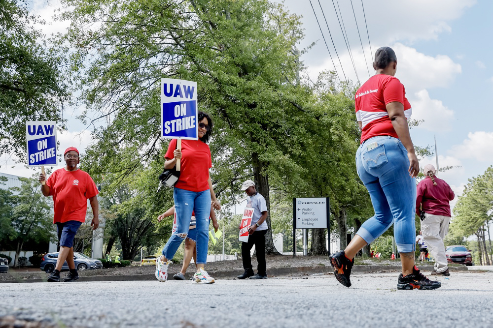 GM y el sindicato del motor confirman el fin de la huelga en EEUU tras llegar a un acuerdo