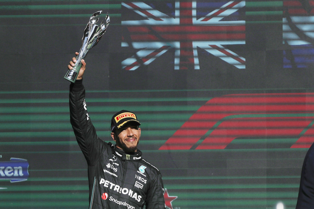 Hamilton toma el segundo lugar como un alivio tras dos semanas difíciles