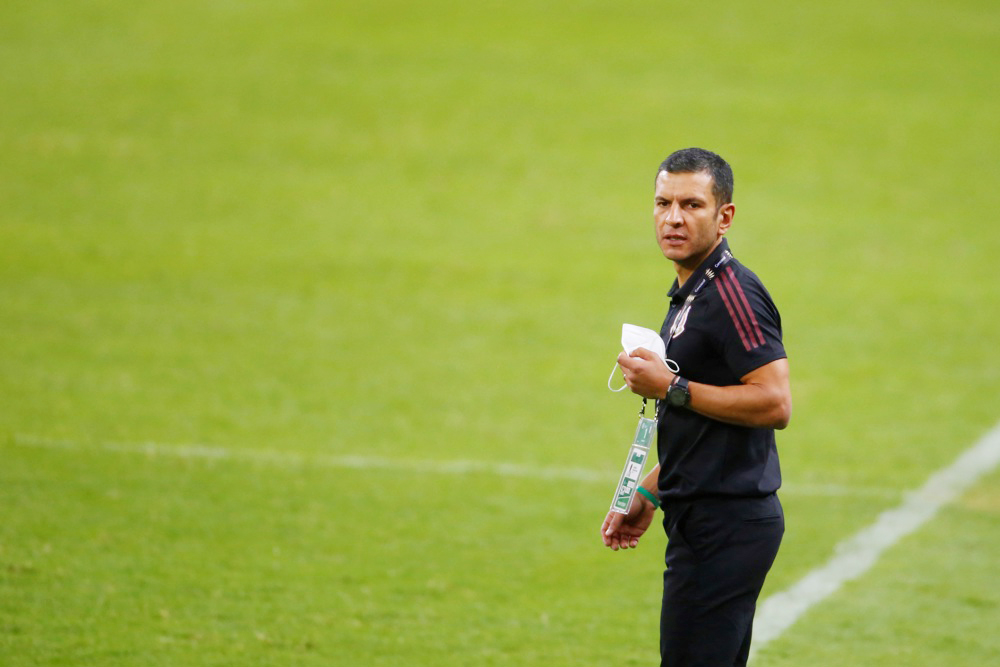 Lozano anticipa el debut con el Tri del colombiano Quiñones en noviembre