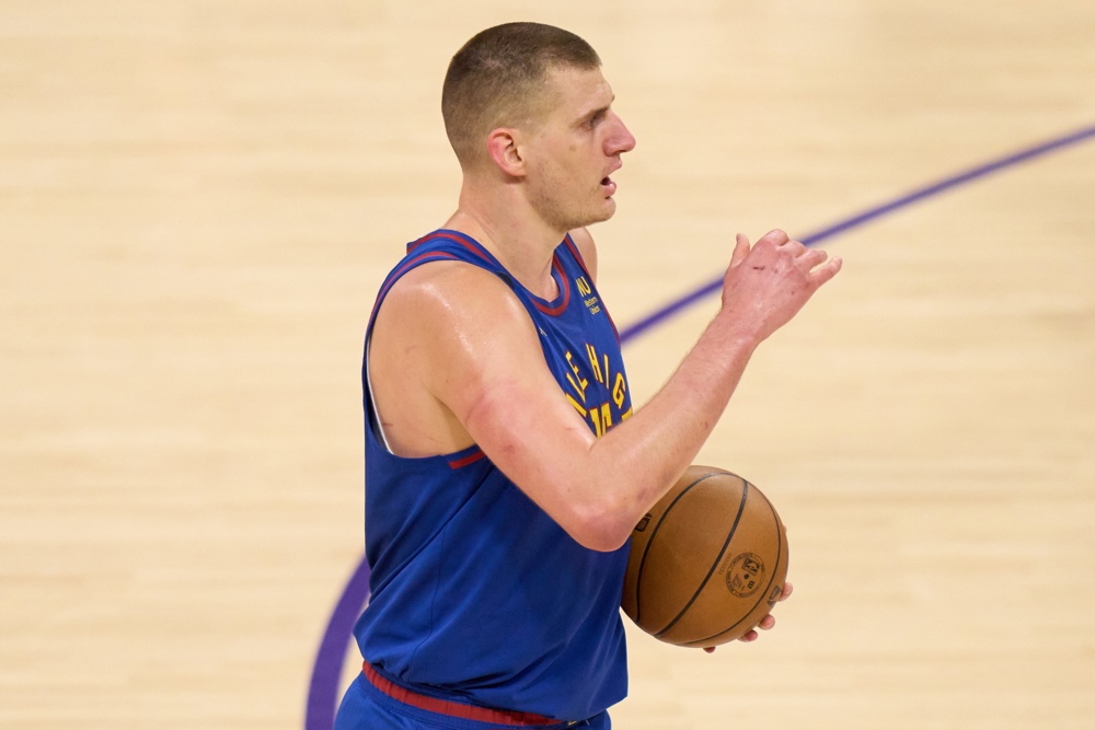 Fox rinde a los Lakers, nadie puede con Jokic y Chris Paul se estrena como suplente