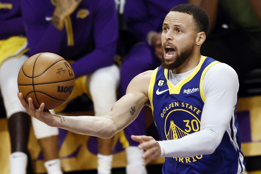 102-130. Steph Curry destroza a los Pelicans con 42 puntos
