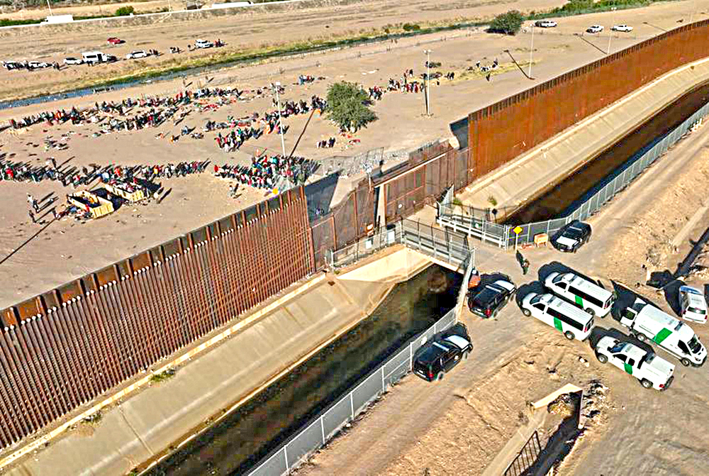 Condenan política de “Permanecer en Texas”