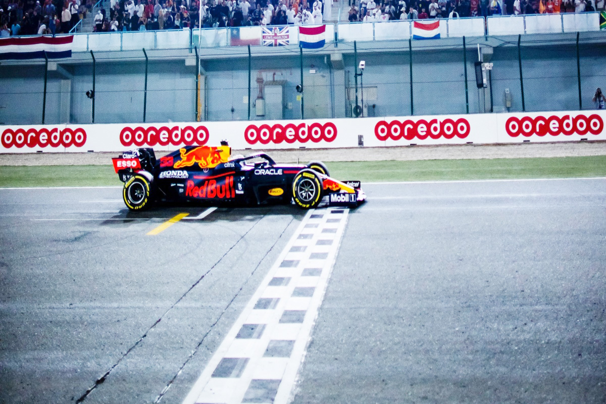 Qué factores ayudaron en la victoria de Red Bull en el Gran Premio de Constructores