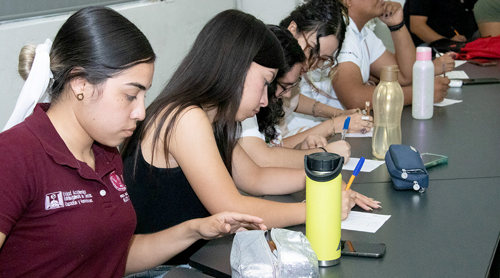 Promueve UAT estilos de vida saludable entre estudiantes universitarios