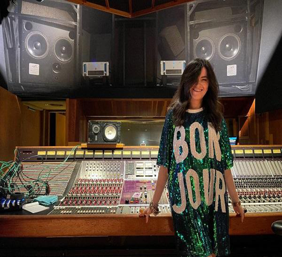 Ali Stone muestra su esencia roquera en AFILA