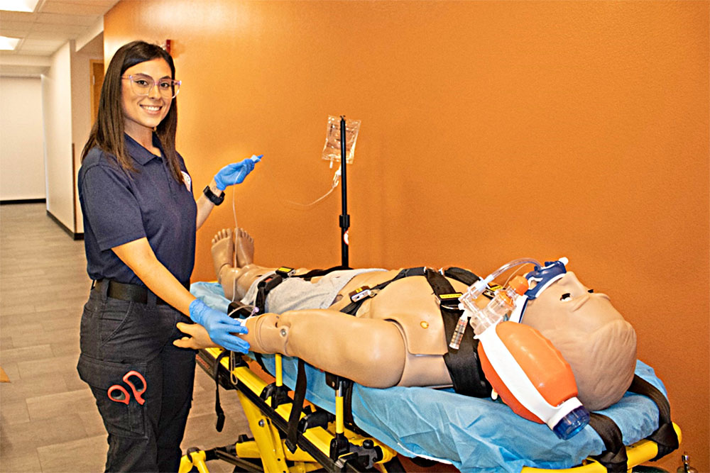 Estudiante de EMT fortalece su vida a través de South Texas College