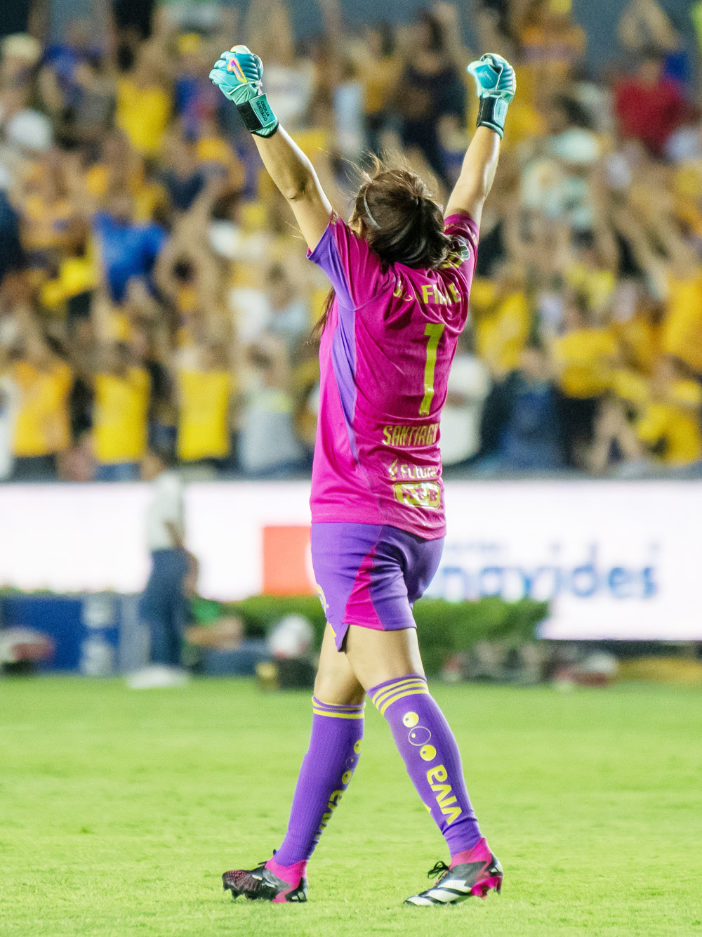 Tigres golea a las Pumas y se afianza como líder del Apertura del fútbol femenino mexicano