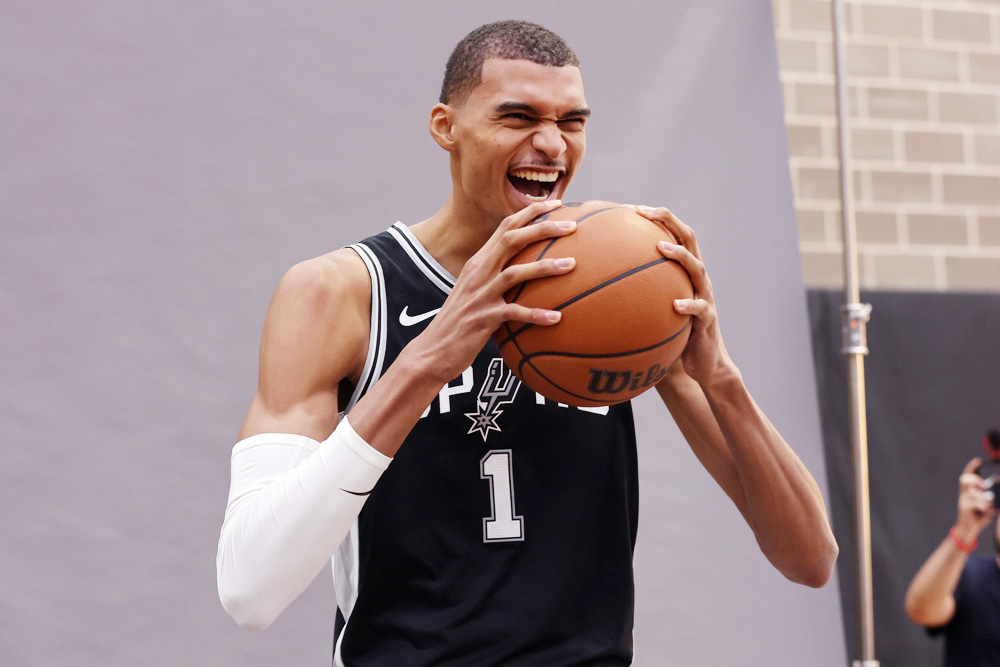 Wembanyama mete 20 puntos en 19 minutos, pero los Spurs se derriten ante los Thunder