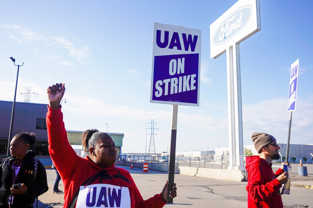 La huelga del automóvil de EE.UU. se extiende a una de las plantas más rentables de Ford