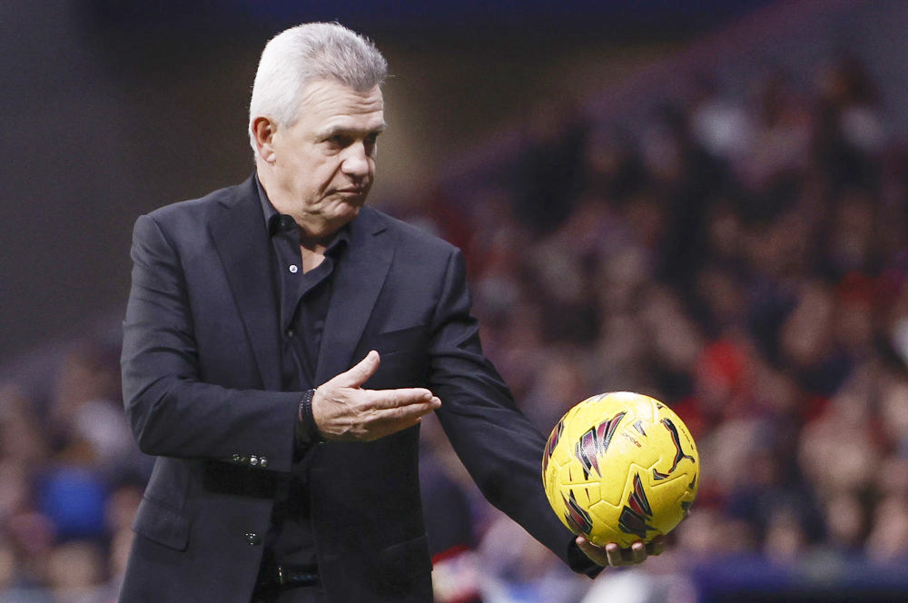 Javier Aguirre se blinda ante las críticas