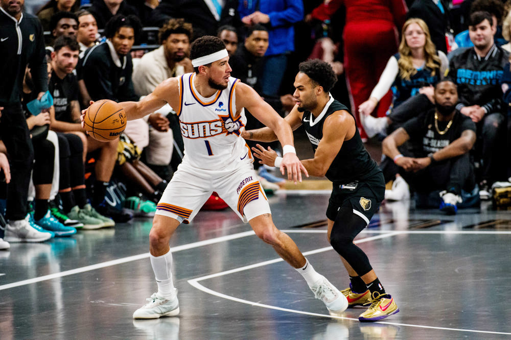 Booker reina en Nueva York, los Magic vuelan y los Bucks despiertan a tiempo