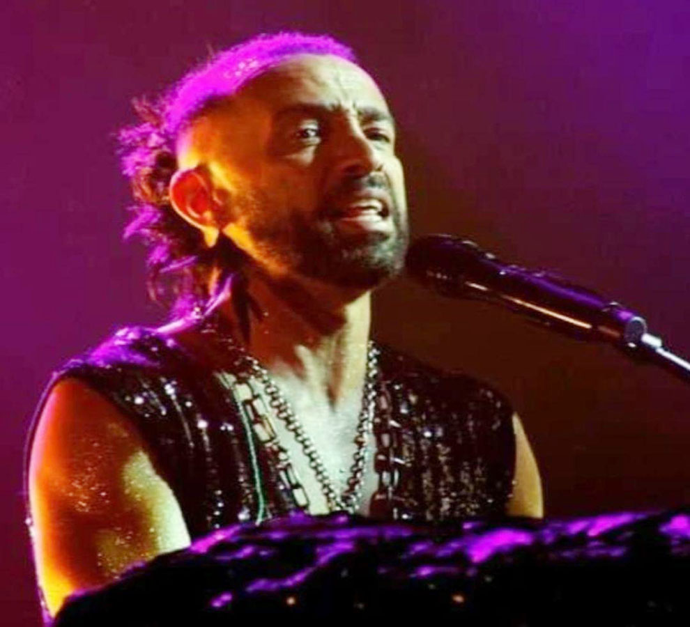 Mario Domm continúa  con exitoso tour junto a Camila