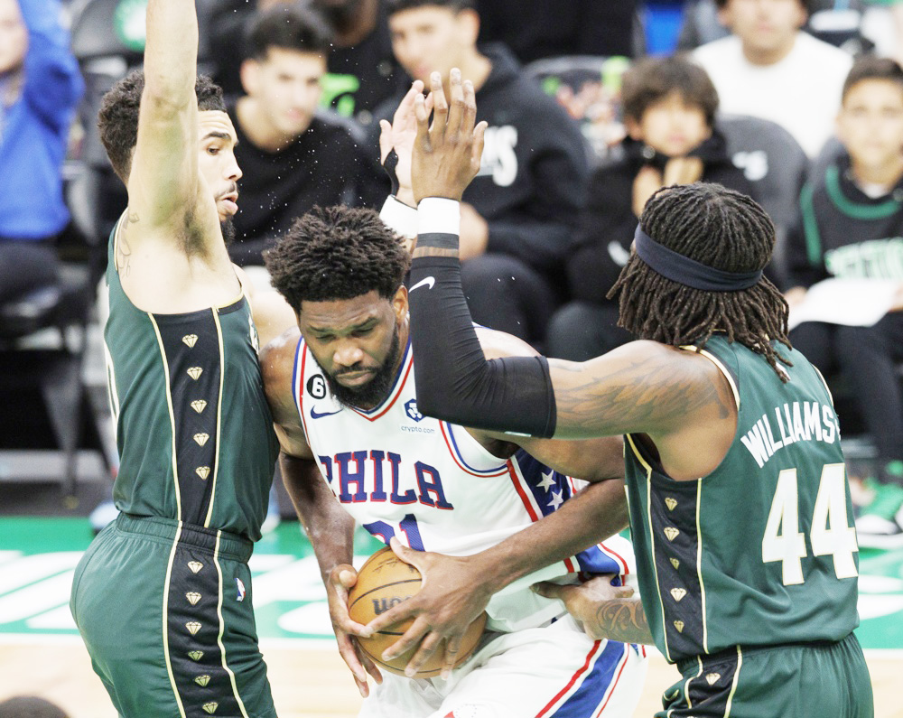 106-103. El duelo de titanes del Este se salda con victoria de los 76ers