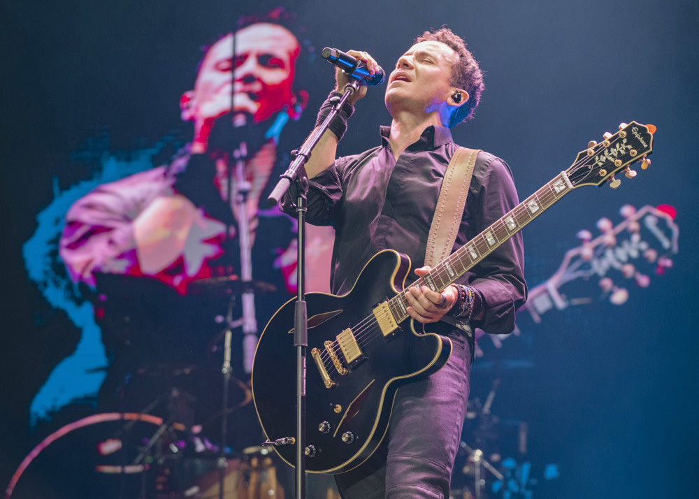 Fonseca cierra 2023 a tambor batiente con un nuevo Latin Grammy y una gira internacional