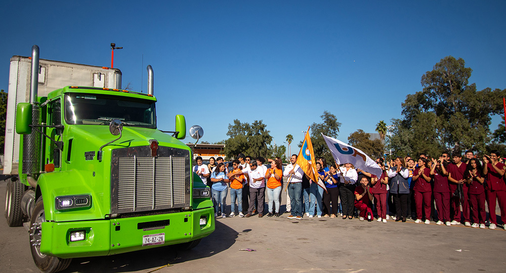 Rector de la UAT da banderazo de salida al apoyo para damnificados en Guerrero