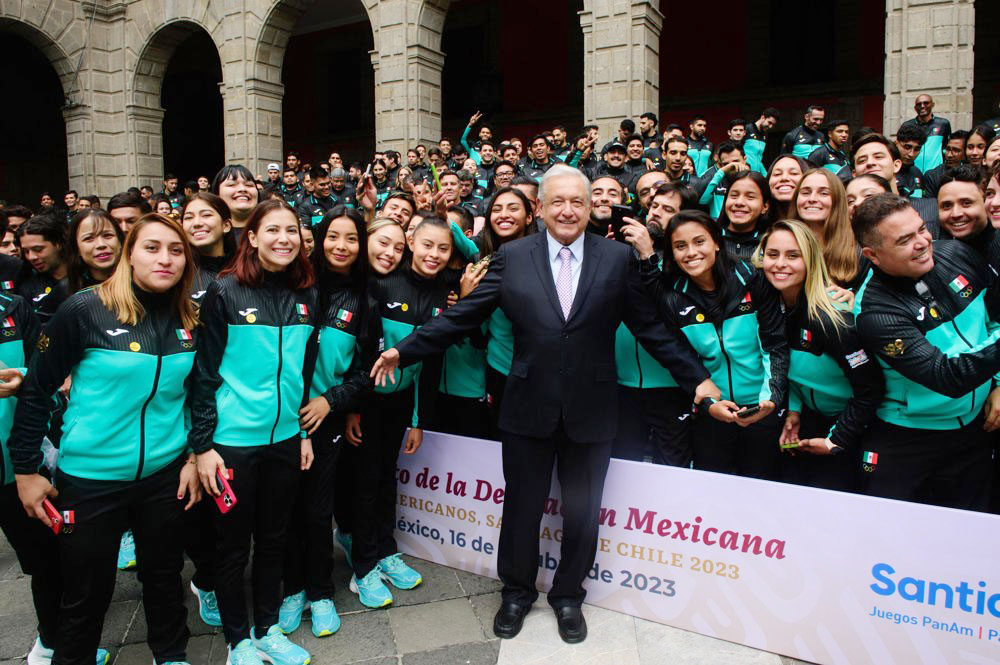 López Obrador celebra los 52 oros de México y su tercer lugar en los Juegos Panamericanos