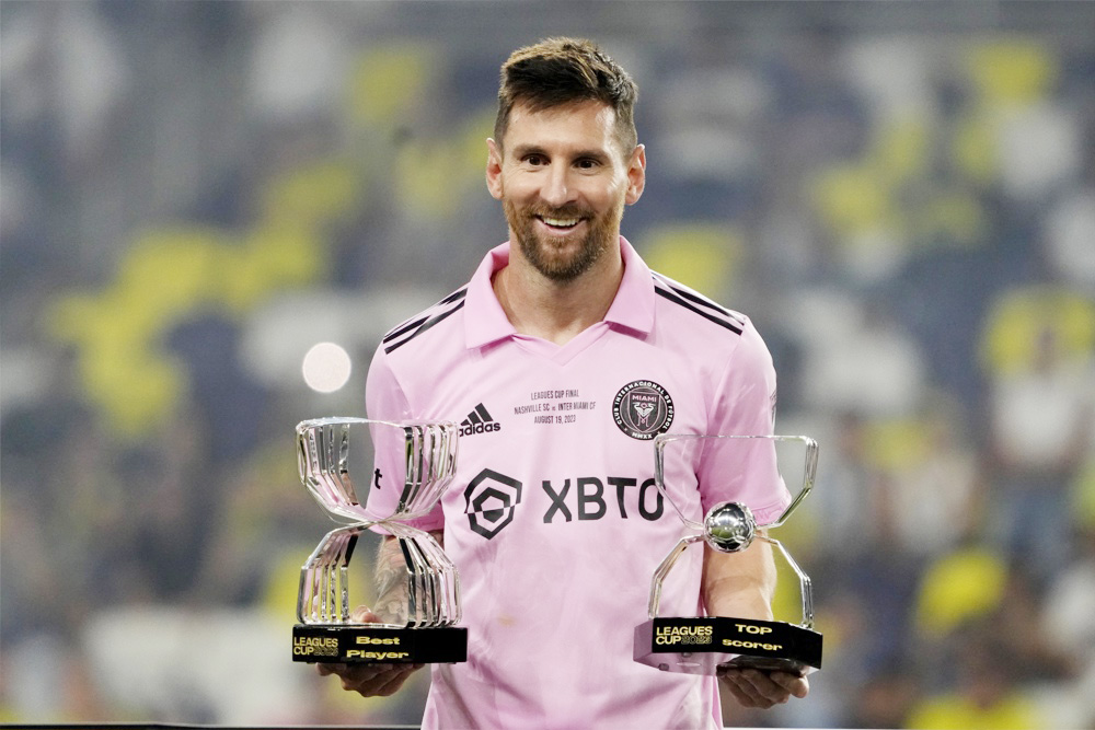 Messi: “Todos queríamos ser como Maradona, si bien ninguno llegó a ser como él”