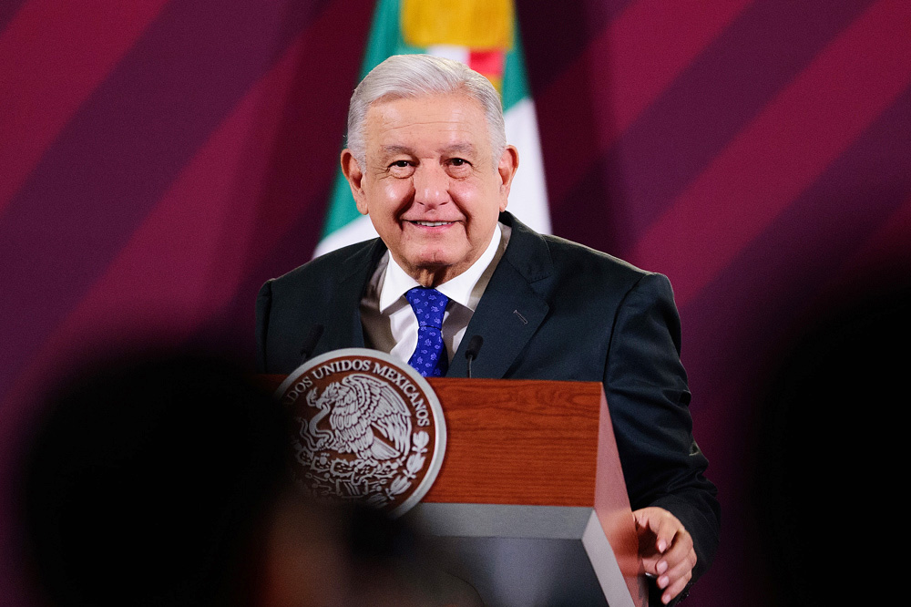 López Obrador critica en la frontera las políticas antiinmigrantes de Florida y Texas