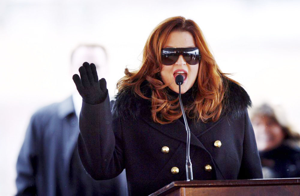 Lisa Marie Presley dijo a Sofia Coppola que “Priscilla” dejaba a su padre de “depredador”