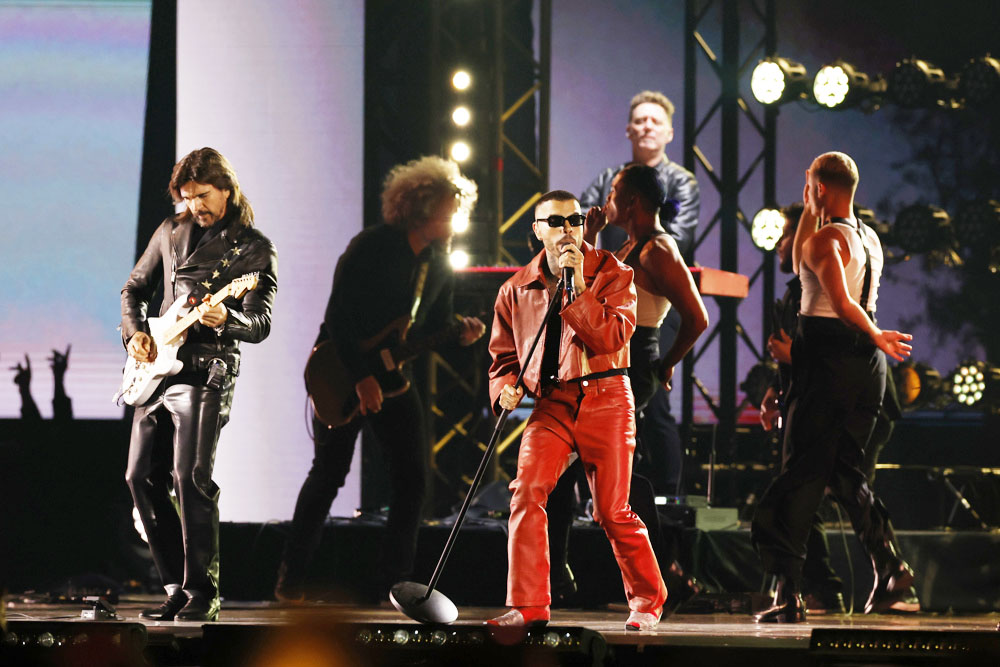 Rauw Alejandro versiona ‘Se fue’, después de que Rosalía cantara ‘Se nos rompió el amor’