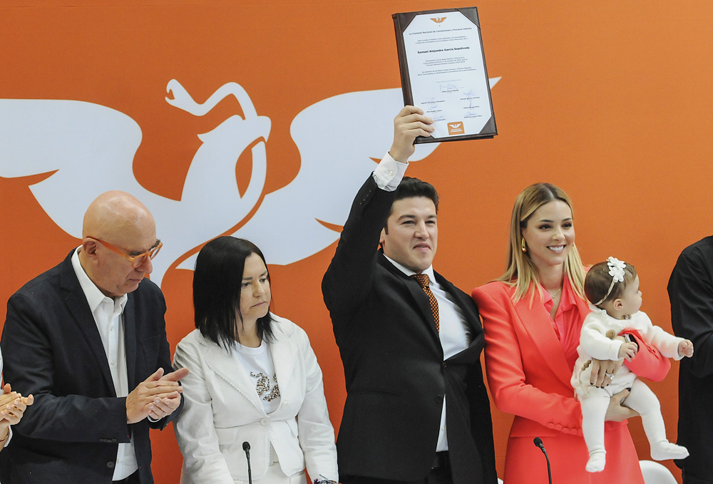 Gobernador de Nuevo León se registra como precandidato a la presidencia de México