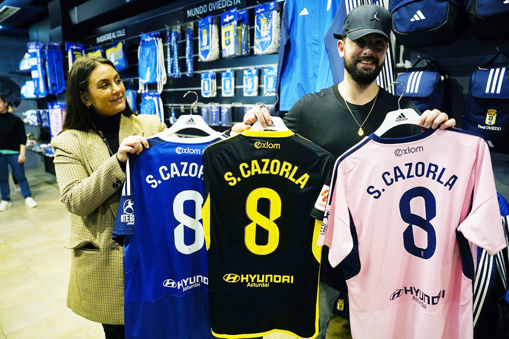 El ‘boom’ Cazorla: 2.000 camisetas vendidas