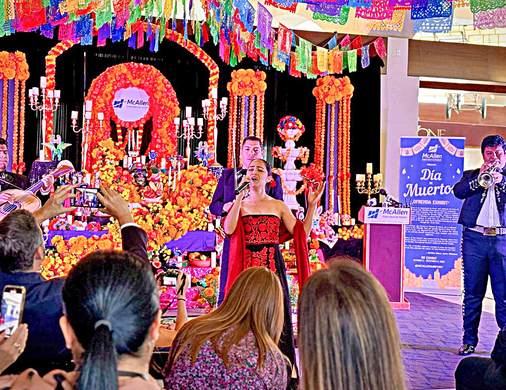 MFE exhibe tradicional Ofrenda del Día de los Muertos