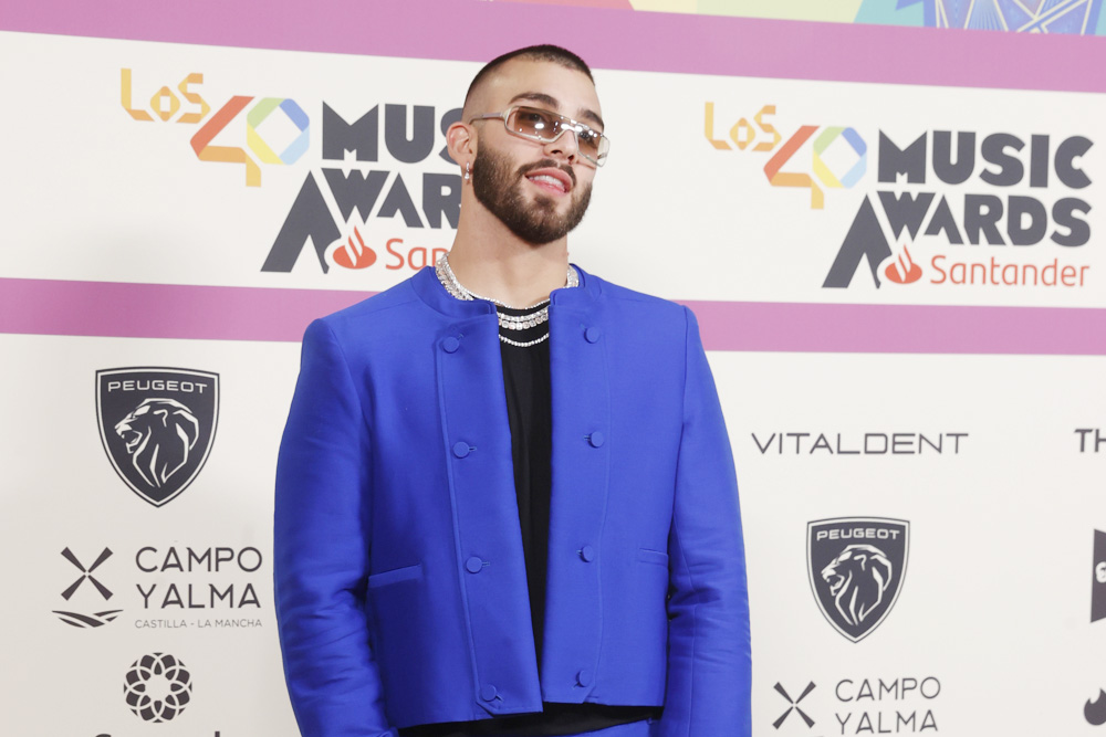 Manuel Turizo le da un toque urbano al tema ‘It’s Beginning to Look a Lot Like Christmas’