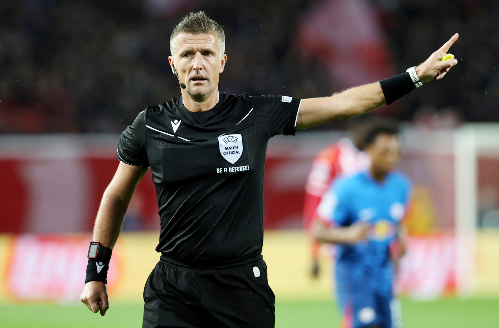 UEFA busca árbitros; Iturralde explica las causas