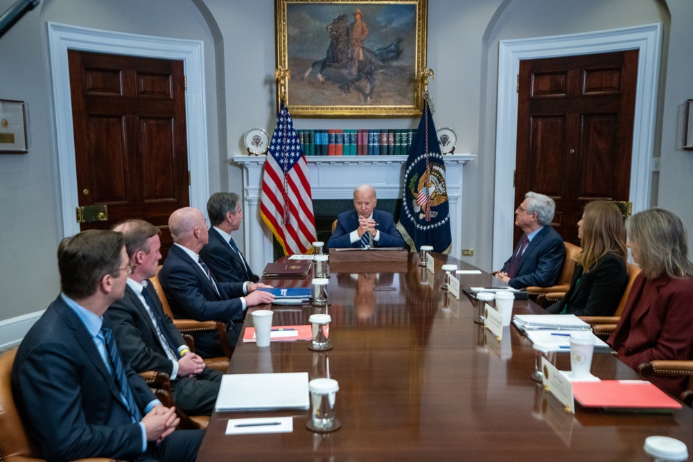 Biden ordena que las banderas de EEUU ondeen a media asta por la muerte de Rosalynn Carter