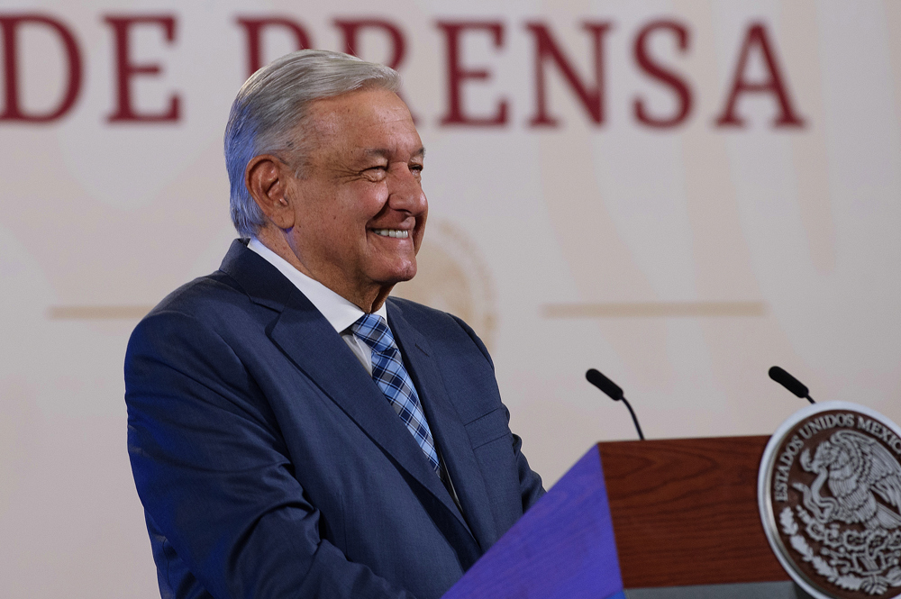 López Obrador acepta la renuncia del ministro del Supremo que apoya a Claudia Sheinbaum