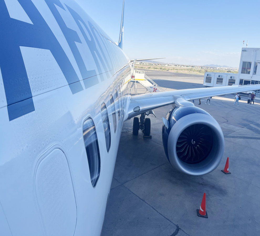 Famosos con miedo a volar: cómo superar la aerofobia según expertos