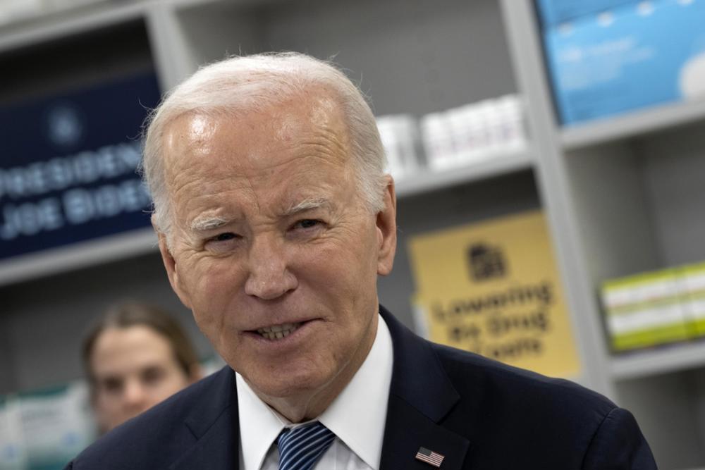 Biden está dispuesto a desmantelar el asilo en EE.UU. a cambio de ayuda para Ucrania