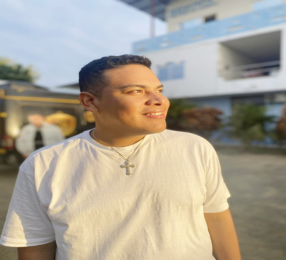 Fallece Andy García, popular imitador de Shakira, por complicaciones de salud