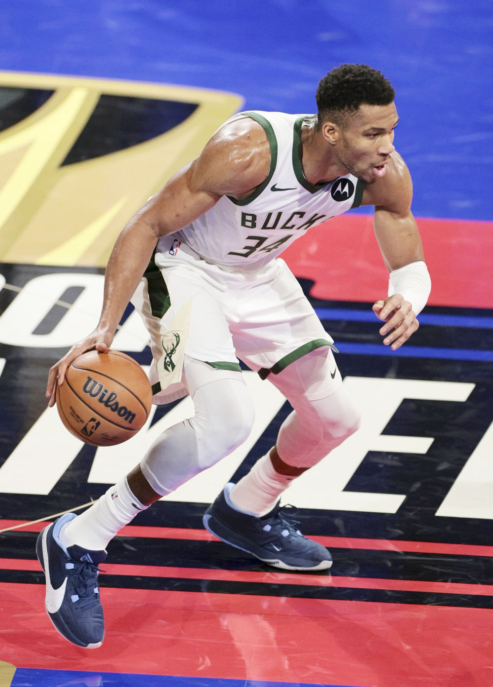 140-126. Antetokounmpo arrasa con 64 puntos y bate el récord de anotación en los Bucks