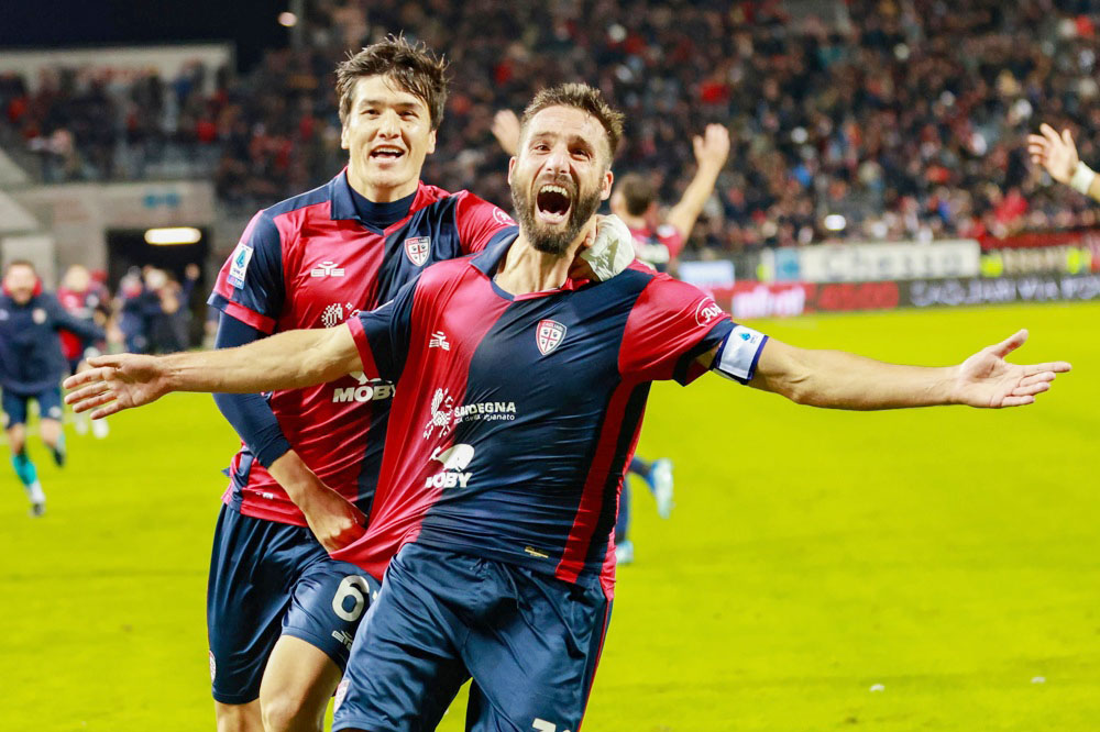 2-1. Un gol de chilena de Pavoletti otorga el triunfo al Cagliari en la prolongación