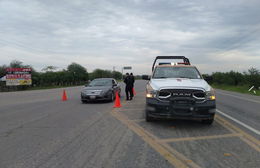 Guardia Estatal de Apoyo Carretero auxilia a viajeros y visitantes de Tamaulipas