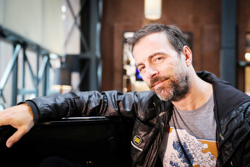 El alma retro de Kevin Johansen y Natalia Lafourcade se unen en ‘Puntos Equidistantes’