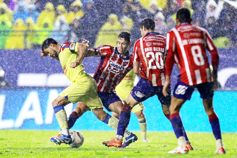 El San Luis del venezolano Murillo visita a América en busca de un milagro para ir a final