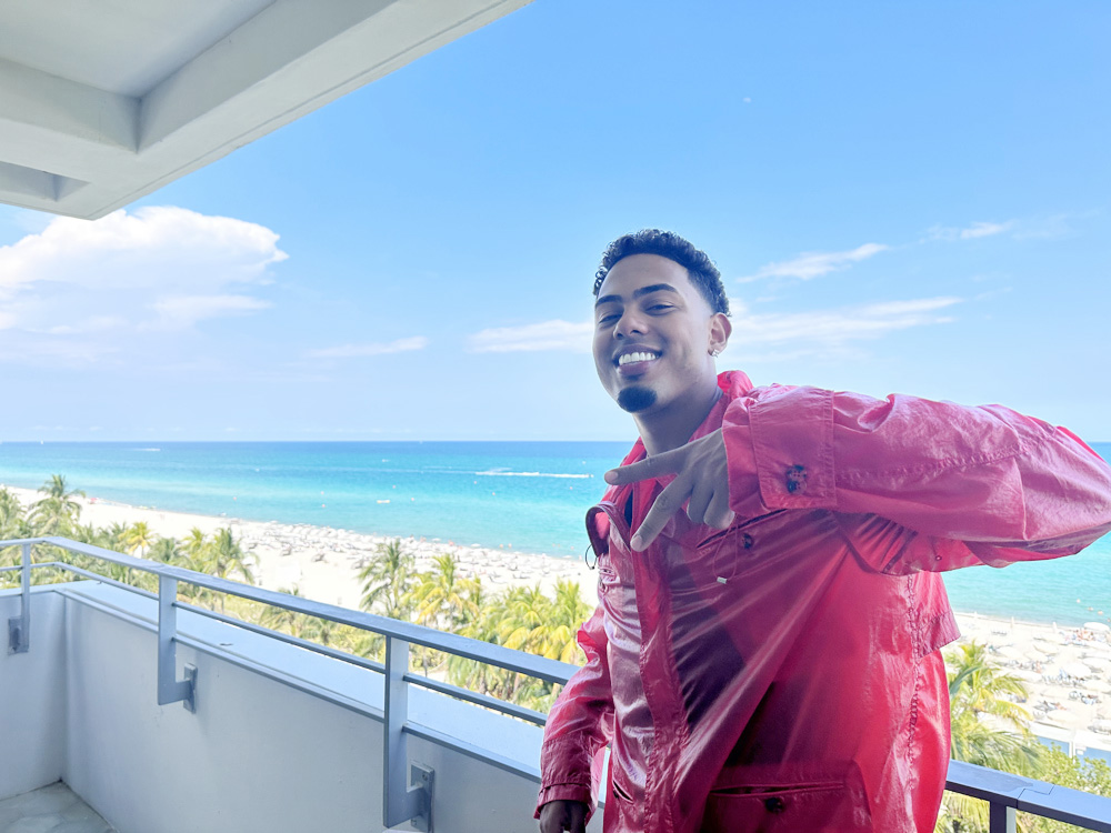 Myke Towers y Rockstar Energy Drink lanzan campaña para descubrir nuevos artistas urbanos