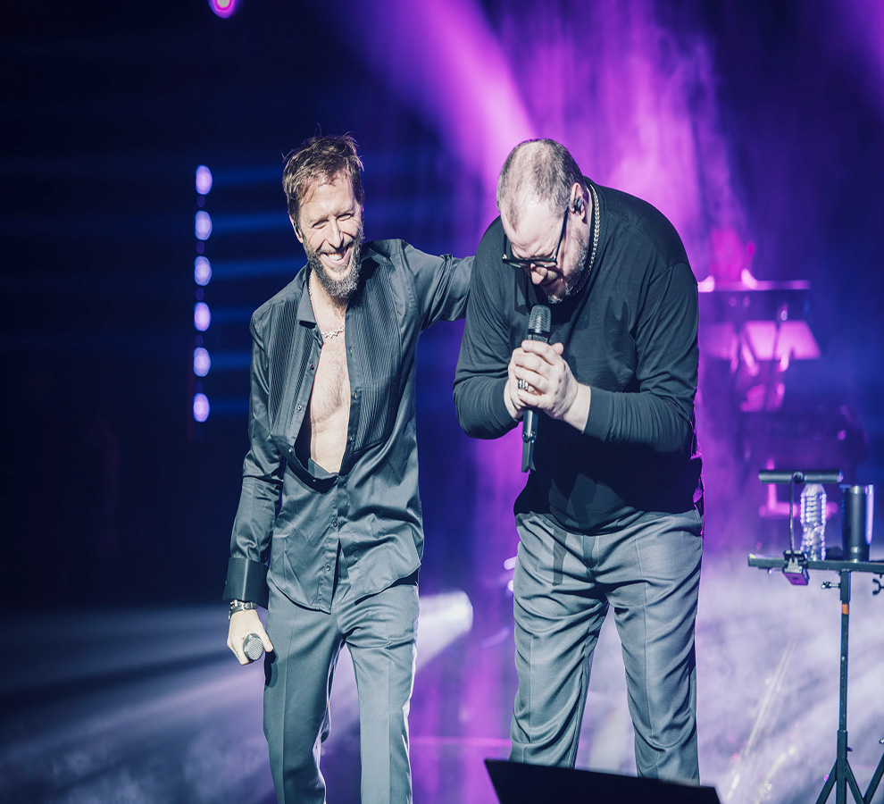 Sin Bandera cierra el año con gran éxito de su “Frecuencia Tour” y continúa en 2024