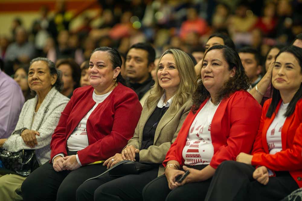 Preside esposa del rector festival navideño de la UAT 2023