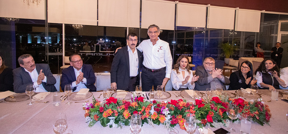 Respalda gobernador proyecto del rector Dámaso Anaya