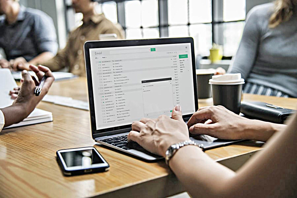 Extensas jornadas laborales potencializan el burnout en Latinoamérica